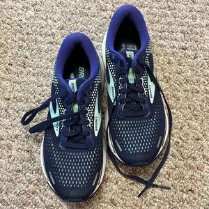 Brooks running shoes- girls